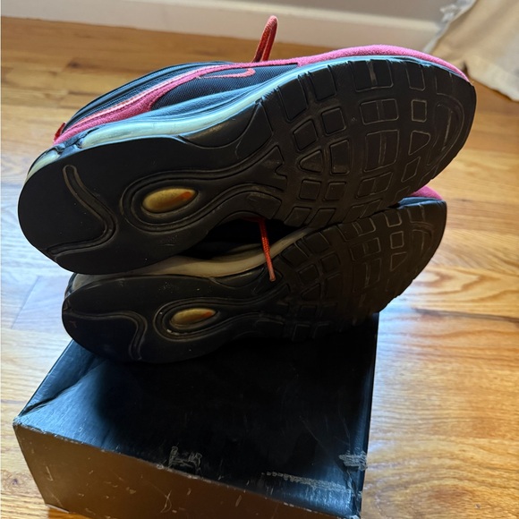 Nike - Picture 5 of 6